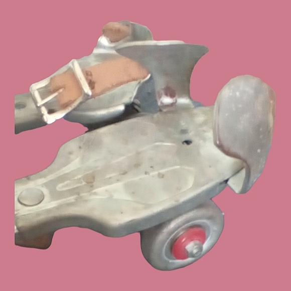 Vintage Soft Spot Adjustable Jet Set Metal Roller Skates with Leather St… - Picture 6 of 6